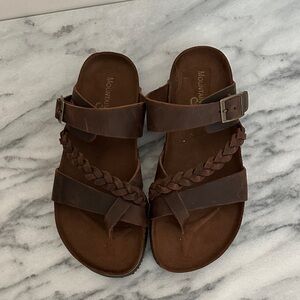 White Mountain Brown Leather Sandals with Braided Strap foot soles size 7M NEW